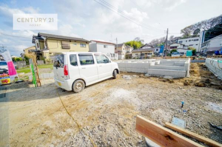 ���ԏ�@���ԃX�y�[�X��2�䕪����܂��I�Z�J���h�J�[�͂������A�o�C�N�⎩�]�ԂȂǂ��u���ꏊ�ɍ���܂���B