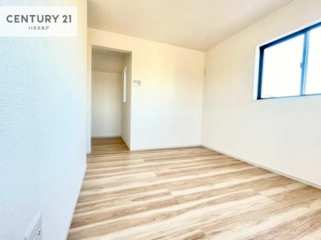 �m���@���[�X�y�[�X�����Ă��܂��I�������X�b�L�����ڂ��鎖���ł��܂��ˁB
�Ƌ��I�΂Ȃ��V���v���ȃf�U�C���ׁ̈A�Ƌ��I�΂����C�ɓ���̋�ԍ�肪�ł������ł��ˁB