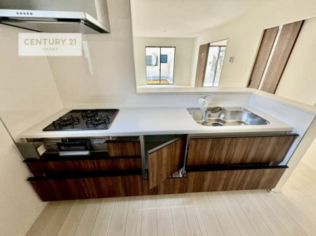 �L�b�`���@���[�͂̍����V�X�e���L�b�`���ŁA��������H�����������Еt���A�L�X�Ƃ�����Ԃŉ��K�ɗ������y���߂܂��B