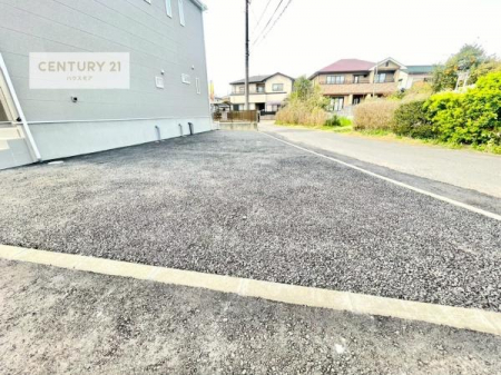 ���ԏ�@���ԃX�y�[�X��2�䕪����܂��I�Z�J���h�J�[�͂������A�o�C�N�⎩�]�ԂȂǂ��u���ꏊ�ɍ���܂���B