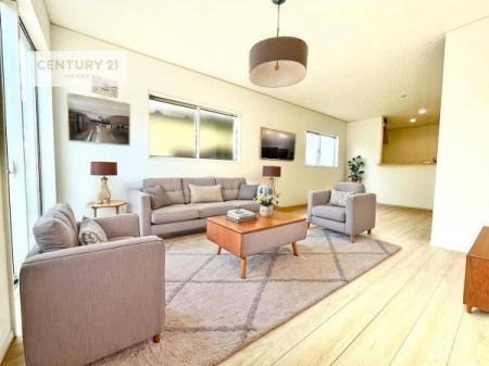 ���r���O�@�Ƌ��CG�p�[�X�ł��B�S�n�ǂ����r���O�͉Ƒ������R�ƏW�܂�܂��B�Ƒ��c�R�̎��Ԃ����������ł��B���Ƒ��ƁA����w�[���������Ԃ��߂��������ł��ˁB