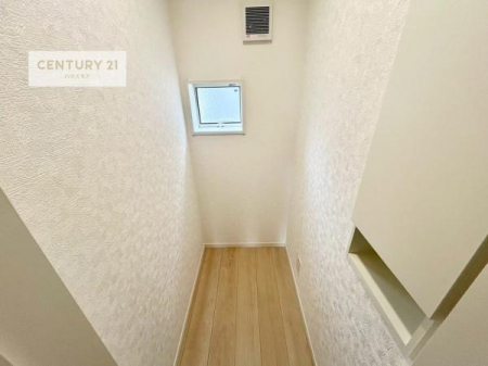 �g�C���@�܂��ݒu�͂���Ă��܂��񂪁A1�E2�K�Ƀg�C�����������܂��I���̖Z�������ԑт��҂����ɂ��݂����ł��ˁB������Ƃ����������̂���g�C���ł�����ꂪ���₷���ł��I