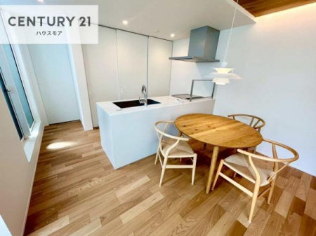 ���r���O�@���r���O�S�̂����n����ΖʃL�b�`���Ȃ̂ŁA���q�l�̗l�q�������Ȃ����Ƃ��ł���q��Ă����₷�����S�ȊԎ�ł��I