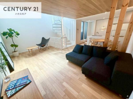 ���r���O�@�D�����z���܂肪���r���O����ł���ċ��S�n�̗ǂ���Ԃ����o���Ă���܂��I
���났�̎��Ԃ��߂����܂��I