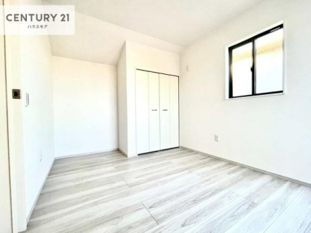 �m���@���[�X�y�[�X�����Ă��܂��I�������X�b�L�����ڂ��鎖���ł��܂��ˁB
�Ƌ��I�΂Ȃ��V���v���ȃf�U�C���ׁ̈A�Ƌ��I�΂����C�ɓ���̋�ԍ�肪�ł������ł��ˁB