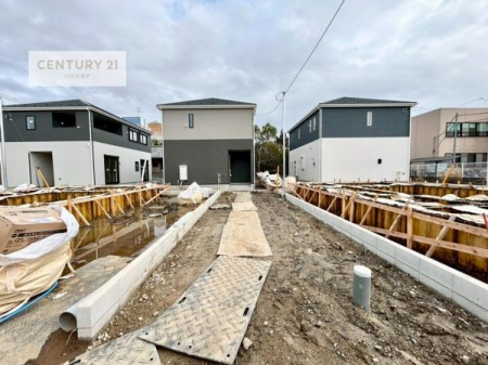 ���ԏ�@���ԃX�y�[�X��2�䕪����܂��I�Z�J���h�J�[�͂������A�o�C�N�⎩�]�ԂȂǂ��u���ꏊ�ɍ���܂���B