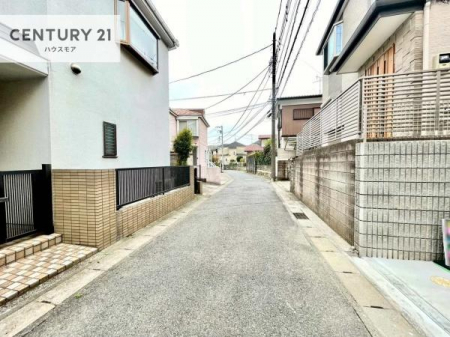 ���̑����n�@�O�ʓ��H��4���I�z����ǍD�ȗ��n�ł��B
�Ԍɓ��ꂪ���ȕ������S�ł��ˁB