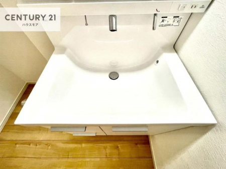 ���ʑ�E���ʏ��@�[�����ʑ�{�E���́A�������˂ɂ����̂ł�����ꂪ�y�X�I���������ۂĂ܂��I
�L���C�Ȑ��ʏ��Ŏ��������̃��`�x�[�V�������オ��܂��ˁI