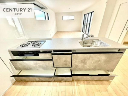 �L�b�`���@���[�X�y�[�X���[�����Ă���A�L�b�`���܂�����������ƕۂ��Ȃ���A�L�X�Ƃ��������X�y�[�X���m�ہB���K�ȍ�Ɗ��ŁA�����̂����������X���[�Y�ɂ͂��ǂ�܂��B