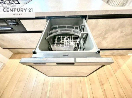 �L�b�`���@�H��@�t���̃L�b�`���ł��I�Z���������r��h�~�Ƃ��đ�ϊ��􂷂�֗��Ȏd�l�ł��I�r���g�C���Ȃ̂ŃL�b�`���̏ꏊ����炸�����X�y�[�X���L���g�����Ƃ��o���܂��I