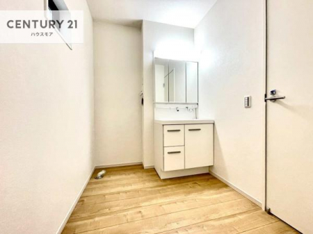 ���ʑ�E���ʏ��@�O�ʋ��d�l�̐��ʏ��́A�g�����Ȃ݂����₷������I���͎��[�ɂȂ��Ă��܂��B�h���C���[�₨���ϓ����Еt������̂Ő��ʑ������X�b�L���ƌ����邱�Ƃ��o���܂��I