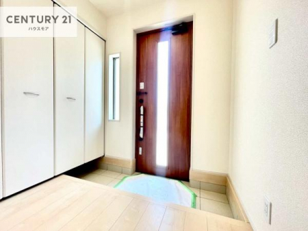 ���ց@�V���[�Y�{�b�N�X�t���B���ւ��Еt�����|�������₷���ł��I
�X�b�L���������ւŌ˂��J�����u�ԁA�������̂���S�n������Ԃ��o�}���Ă���܂��B