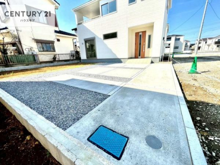 ���ԏ�@���ԃX�y�[�X��2�䕪����܂��I�Z�J���h�J�[�͂������A�o�C�N�⎩�]�ԂȂǂ��u���ꏊ�ɍ���܂���B