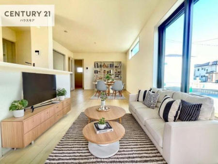 ���r���O�@�Ƌ��CG�p�[�X�ł��B�S�n�ǂ����r���O�͉Ƒ������R�ƏW�܂�܂��B�Ƒ��c�R�̎��Ԃ����������ł��B���Ƒ��ƁA����w�[���������Ԃ��߂��������ł��ˁB