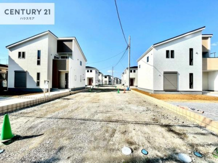 ���̑����n�@�O�ʓ��H��4���I�z����ǍD�ȗ��n�ł��B
�Ԍɓ��ꂪ���ȕ������S�ł��ˁB