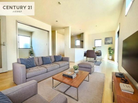 ���r���O�@�Ƌ��CG�p�[�X�ł��B�S�n�ǂ����r���O�͉Ƒ������R�ƏW�܂�܂��B�Ƒ��c�R�̎��Ԃ����������ł��B���Ƒ��ƁA����w�[���������Ԃ��߂��������ł��ˁB