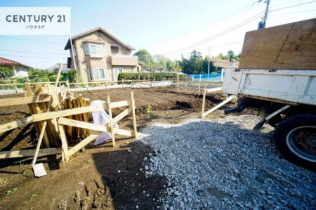 ���ԏ�@���ԃX�y�[�X��2�䕪����܂��I�Z�J���h�J�[�͂������A�o�C�N�⎩�]�ԂȂǂ��u���ꏊ�ɍ���܂���B