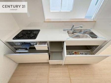 �L�b�`���@���[�X�y�[�X���[�����Ă���A�L�b�`���܂�����������ƕۂ��Ȃ���A�L�X�Ƃ��������X�y�[�X���m�ہB���K�ȍ�Ɗ��ŁA�����̂����������X���[�Y�ɂ͂��ǂ�܂��B