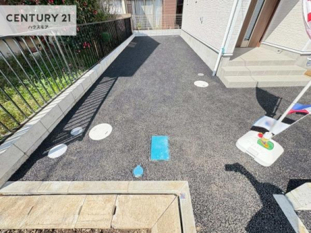 ���ԏ�@���ԃX�y�[�X��2�䕪����܂��I(�Ԏ�ɂ��)�Z�J���h�J�[�͂������A�o�C�N�⎩�]�ԂȂǂ��u���ꏊ�ɍ���܂���B