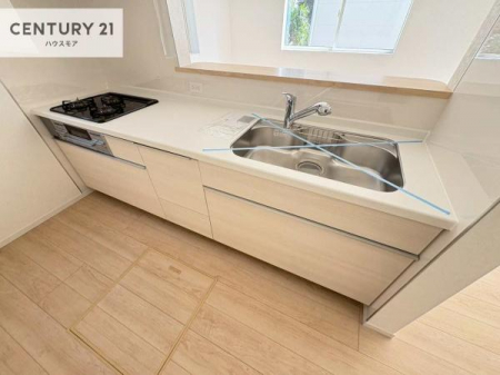 �L�b�`���@��l�C�̑Ζʎ��V�X�e���L�b�`�����̗p���Ă��܂��I���Ƒ��̃R�~���j�P�[�V���������R�Ƒ�����݌v�ł��B
���q�l�ɂ��ڂ��͂��̂Ŋ������ł��ˁB���[�͂�����܂��I