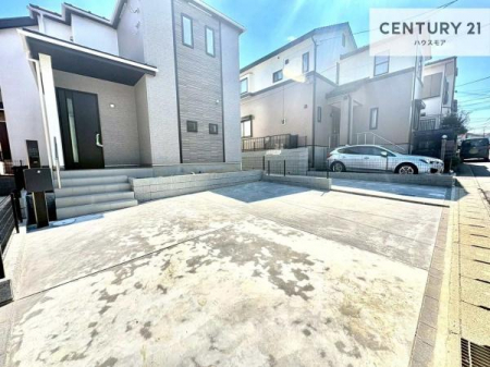 ���ԏ�@���ԃX�y�[�X��2�䕪����܂��I�Z�J���h�J�[�͂������A�o�C�N�⎩�]�ԂȂǂ��u���ꏊ�ɍ���܂���B