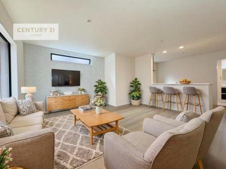 ���r���O�@�Ƌ��CG�p�[�X�ł��B�S�n�ǂ����r���O�͉Ƒ������R�ƏW�܂�܂��B�Ƒ��c�R�̎��Ԃ����������ł��B���Ƒ��ƁA����w�[���������Ԃ��߂��������ł��ˁB