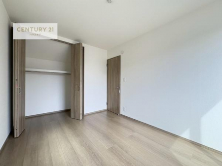 �m���@�L�x�Ȏ��[�X�y�[�X�ŁA�Z��Ԃ�������B
��������}���A��������Ԃ�ۂĂ���[�[���̏Z�܂��ł��B