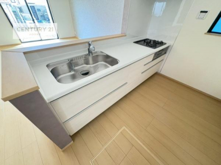 �L�b�`���@��l�C�̑Ζʎ��V�X�e���L�b�`�����̗p���Ă��܂��I���Ƒ��̃R�~���j�P�[�V���������R�Ƒ�����݌v�ł��B
���q�l�ɂ��ڂ��͂��̂Ŋ������ł��ˁB���[�͂�����܂��I