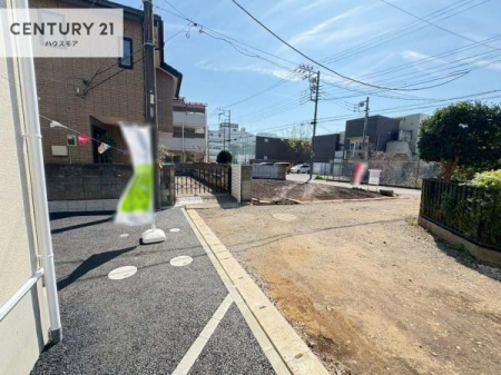 ���̑����n�@�O�ʓ��H4���I�z����ǍD�ȗ��n�ł��B
�Ԍɓ��ꂪ���ȕ������S�ł��ˁB