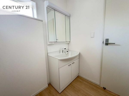 ���ʑ�E���ʏ��@�O�ʋ��d�l�̐��ʏ��́A�g�����Ȃ݂����₷������I���͎��[�ɂȂ��Ă��܂��B�h���C���[�₨���ϓ����Еt������̂Ő��ʑ������X�b�L���ƌ����邱�Ƃ��o���܂��I