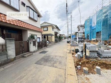 ���̑����n�@�O�ʓ��H��4���I�z����ǍD�ȗ��n�ł��B
�Ԍɓ��ꂪ���ȕ������S�ł��ˁB