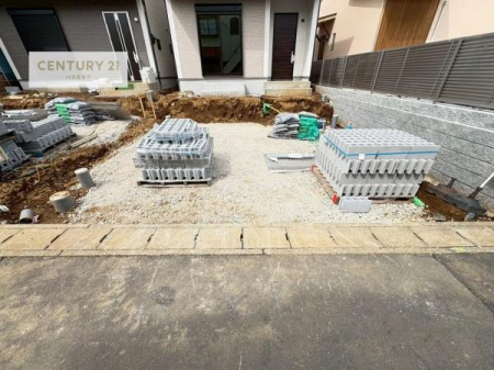 ���ԏ�@���ԃX�y�[�X��2�䕪����܂��I�Z�J���h�J�[�͂������A�o�C�N�⎩�]�ԂȂǂ��u���ꏊ�ɍ���܂���B