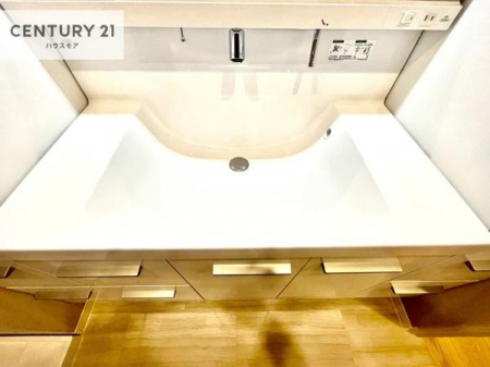 ���ʑ�E���ʏ��@�[�����ʑ�{�E���́A�������˂ɂ����̂ł�����ꂪ�y�X�I���������ۂĂ܂��I
�L���C�Ȑ��ʏ��Ŏ��������̃��`�x�[�V�������オ��܂��ˁI