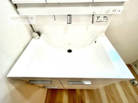 ���ʑ�E���ʏ��@�[�����ʑ�{�E���́A�������˂ɂ����̂ł�����ꂪ�y�X�I���������ۂĂ܂��I
�L���C�Ȑ��ʏ��Ŏ��������̃��`�x�[�V�������オ��܂��ˁI