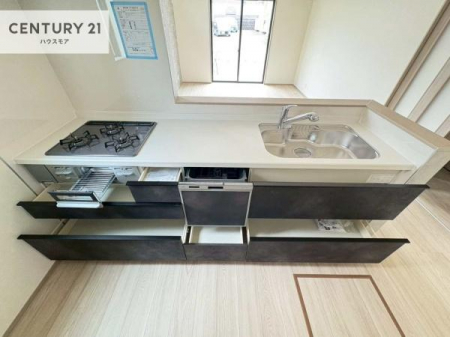 �L�b�`���@���[�X�y�[�X���[�����Ă���A�L�b�`���܂�����������ƕۂ��Ȃ���A�L�X�Ƃ��������X�y�[�X���m�ہB���K�ȍ�Ɗ��ŁA�����̂����������X���[�Y�ɂ͂��ǂ�܂��B