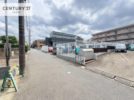 ���̑����n�@�O�ʓ��H5���I�z����ǍD�ȗ��n�ł��B
�Ԍɓ��ꂪ���ȕ������S�ł��ˁB