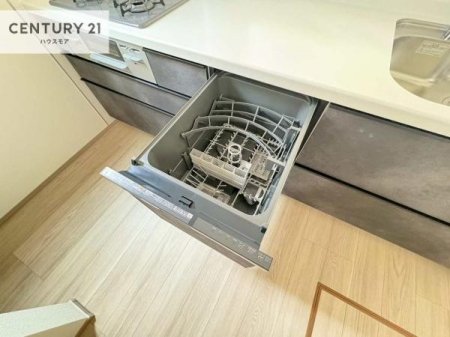 �L�b�`���@�H��@�t���̃L�b�`���ł��I�Z���������r��h�~�Ƃ��đ�ϊ��􂷂�֗��Ȏd�l�ł��I�r���g�C���Ȃ̂ŃL�b�`���̏ꏊ����炸�����X�y�[�X���L���g�����Ƃ��o���܂��I