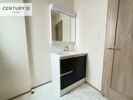 ���ʑ�E���ʏ��@�O�ʋ��d�l�̐��ʏ��́A�g�����Ȃ݂����₷������I���͎��[�ɂȂ��Ă��܂��B�h���C���[�₨���ϓ����Еt������̂Ő��ʑ������X�b�L���ƌ����邱�Ƃ��o���܂��I