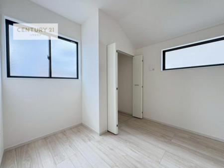 �m���@���[�X�y�[�X�����Ă��܂��I�������X�b�L�����ڂ��鎖���ł��܂��ˁB
�Ƌ��I�΂Ȃ��V���v���ȃf�U�C���ׁ̈A�Ƌ��I�΂����C�ɓ���̋�ԍ�肪�ł������ł��ˁB