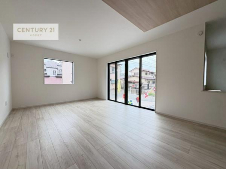 ���r���O�@�傫�ȑ����炽���Ղ�̗z���������閾�邢���r���O�B�J�����̂��郊�r���O�ŉƑ��c���̂��났�̎��Ԃ��߂����܂��I