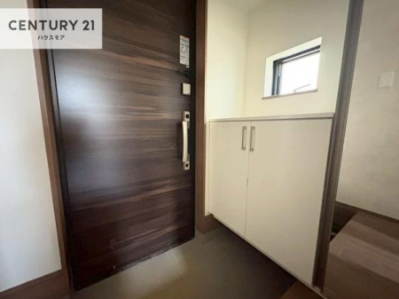 ���ց@�V���[�Y�{�b�N�X�t���B���ւ��Еt�����|�������₷���ł��I
�X�b�L���������ւŌ˂��J�����u�ԁA�������̂���S�n������Ԃ��o�}���Ă���܂��B