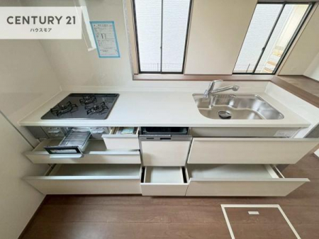 �L�b�`���@���[�X�y�[�X���[�����Ă���A�L�b�`���܂�����������ƕۂ��Ȃ���A�L�X�Ƃ��������X�y�[�X���m�ہB���K�ȍ�Ɗ��ŁA�����̂����������X���[�Y�ɂ͂��ǂ�܂��B