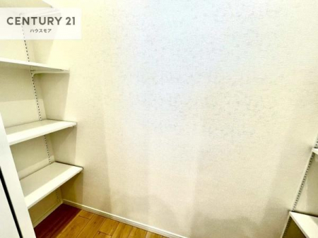 ���[�@�p���g���[�t���I���Ă�������A�H�ނ̃X�g�b�N���X�b�L�����ڂ��邱�Ƃ��ł��܂��I
���񌻒n�ł��m���߂��������B