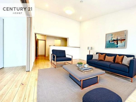 ���r���O�@�Ƌ��CG�p�[�X�ł��B�S�n�ǂ����r���O�͉Ƒ������R�ƏW�܂�܂��B�Ƒ��c�R�̎��Ԃ����������ł��B���Ƒ��ƁA����w�[���������Ԃ��߂��������ł��ˁB