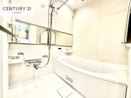 �����@������Ƃ����������̂���o�X���[���I���K�ȃo�X�^�C��������܂��I
1���̔�����������Ɩ����Ă����f�G�ȃ����N�[�[�V������ԂɂȂ肻���ł��ˁB