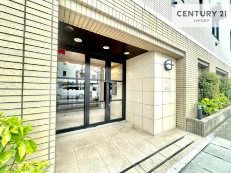 �G���g�����X�@�z������̗ǂ��G���g�����X�́A���Ƒ��₨�q�l���������}���Ă���܂��B
�����̕�炵�ɐS�n�悳�������炵�Ă�����Ԃł��B