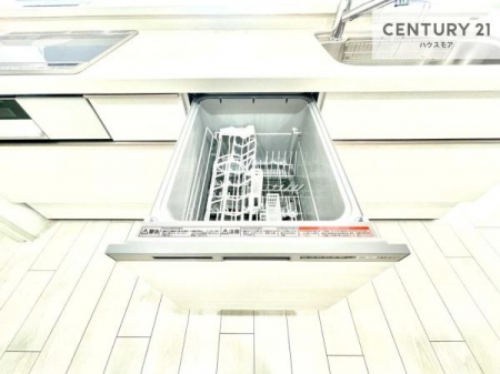 �L�b�`���@�H��@�t���̃L�b�`���ł��I�Z���������r��h�~�Ƃ��đ�ϊ��􂷂�֗��Ȏd�l�ł��I�r���g�C���Ȃ̂ŃL�b�`���̏ꏊ����炸�����X�y�[�X���L���g�����Ƃ��o���܂��I