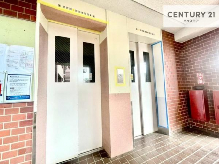 ���̑����p���@�G���x�[�^�[������A���K�ŃX���[�Y�Ȉړ��������B
���������A��₨���̓����A�X�g���X�Ȃ��������֌������܂��B