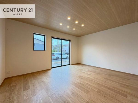 ���r���O�@�D�����z���܂肪���r���O����ł���ċ��S�n�̗ǂ���Ԃ����o���Ă���܂��I
���났�̎��Ԃ��߂����܂��I