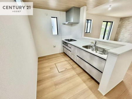 �L�b�`���@��l�C�̑Ζʎ��V�X�e���L�b�`�����̗p���Ă��܂��I���Ƒ��̃R�~���j�P�[�V���������R�Ƒ�����݌v�ł��B
���q�l�ɂ��ڂ��͂��̂Ŋ������ł��ˁB���[�͂�����܂��I